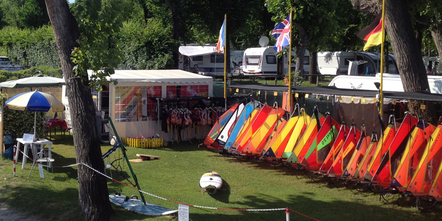 Corsi windurf, kitesurf e SUP per adulti e ragazzi